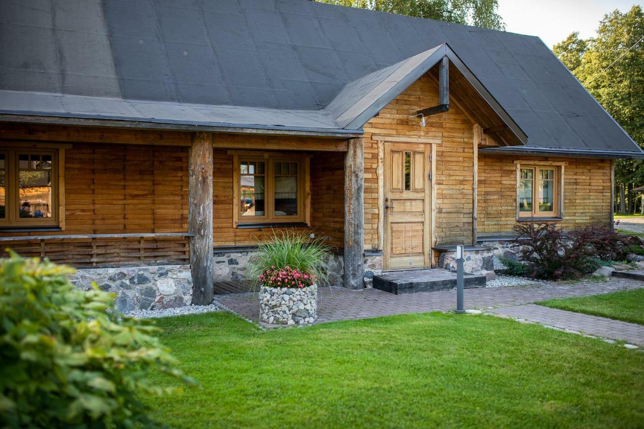 Villa Erlendi Kodumajutus à Pärnu Extérieur photo