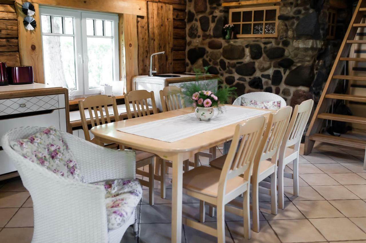 Villa Erlendi Kodumajutus à Pärnu Extérieur photo